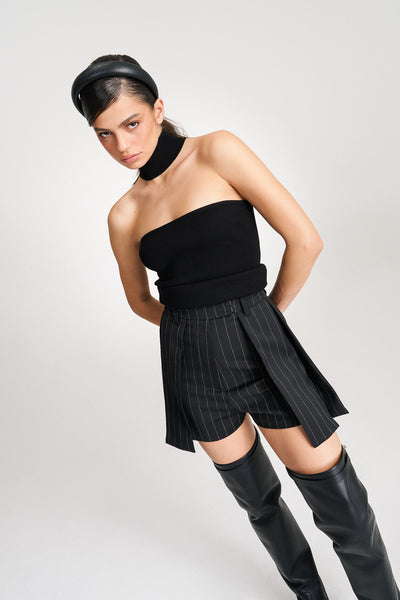 ‘Vivian‘ Pleated Striped Crepe Black Shorts